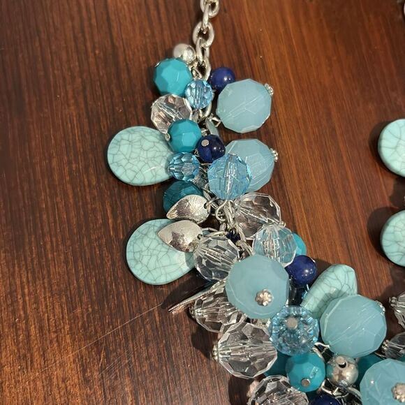 Turquoise Beaded Necklace - Picture 3 of 8